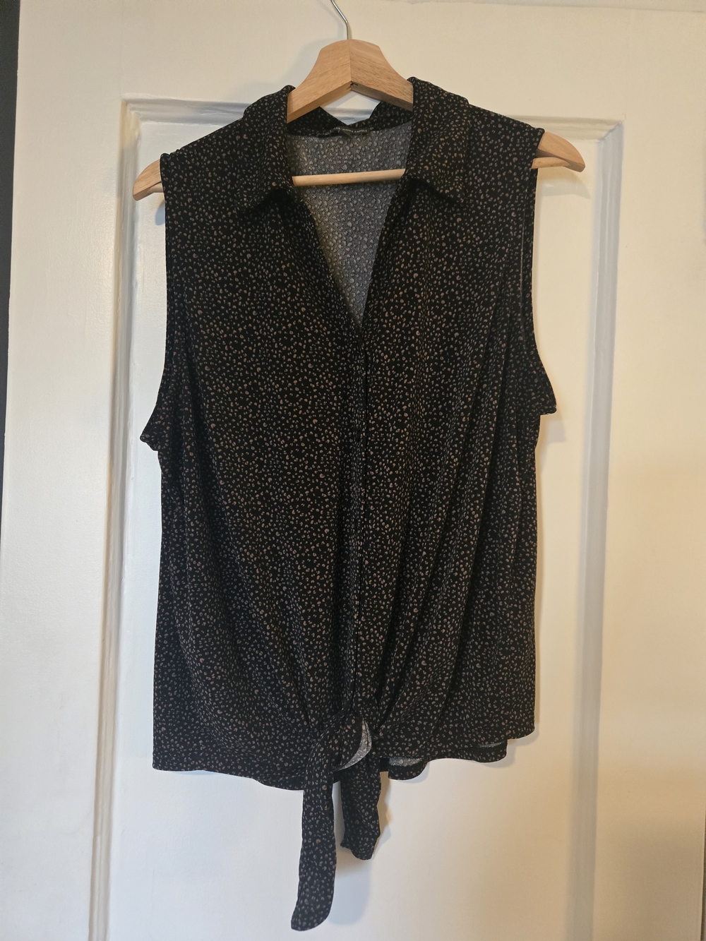 Adrianna Papell Black Sleeveless Tie-Front Blouse with Micro Dot Print